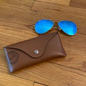 RAY BAN